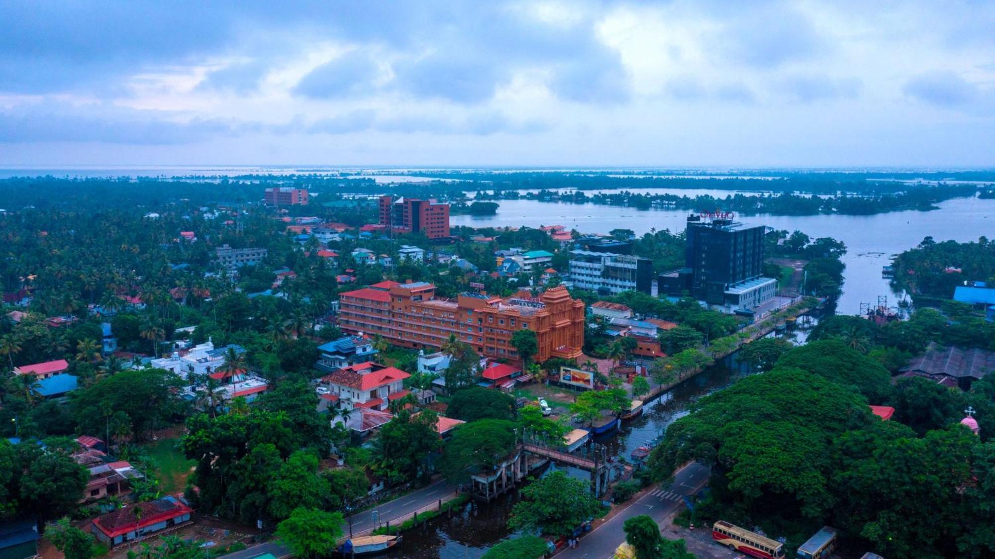 Haveli Backwater Resort Alappuzha Экстерьер фото